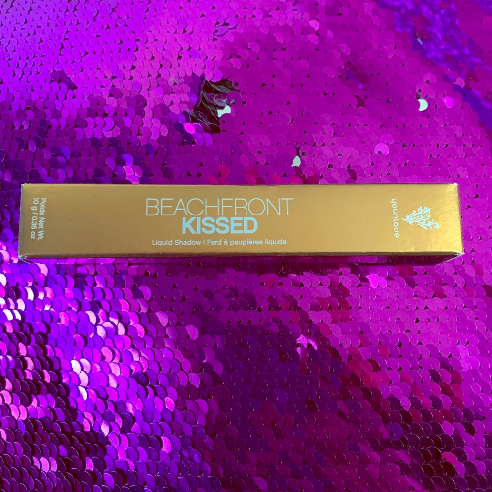 Beachfront Kissed - Picture 1 of 2